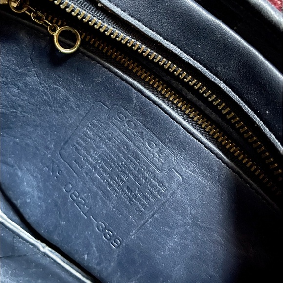 Coach Vintage Crossbody Navy Leather Rectangular Zipper Closure Soft - Picture 9 of 9